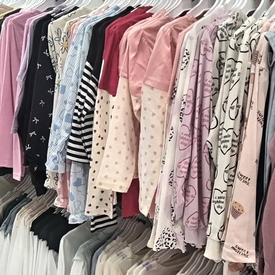 （財布、ベルト、帽子、アクセサリーなど）